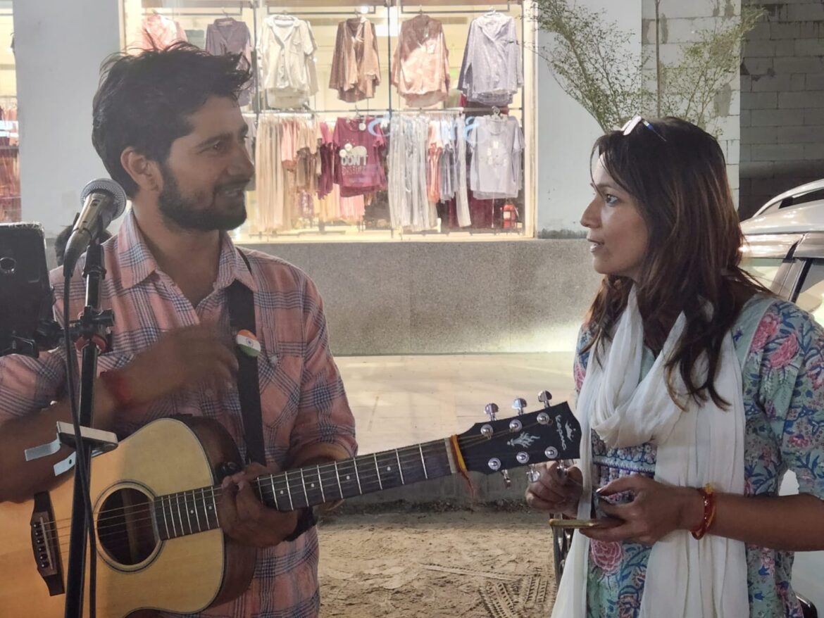 स्ट्रीट आर्टिस्ट हूं भिखारी नहीं